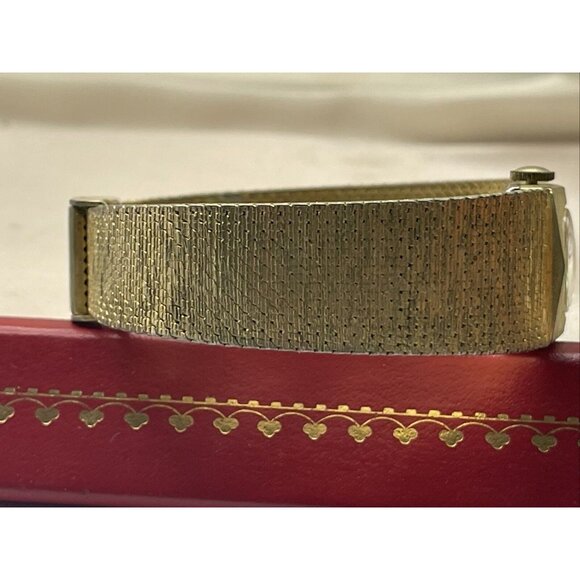 Vintage LADIES DOMINION Watch, Running 17 Jewel - Picture 4 of 10